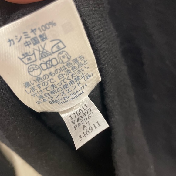 Lands End black cashmere v neck sweater medium 10-13 - Picture 4 of 6